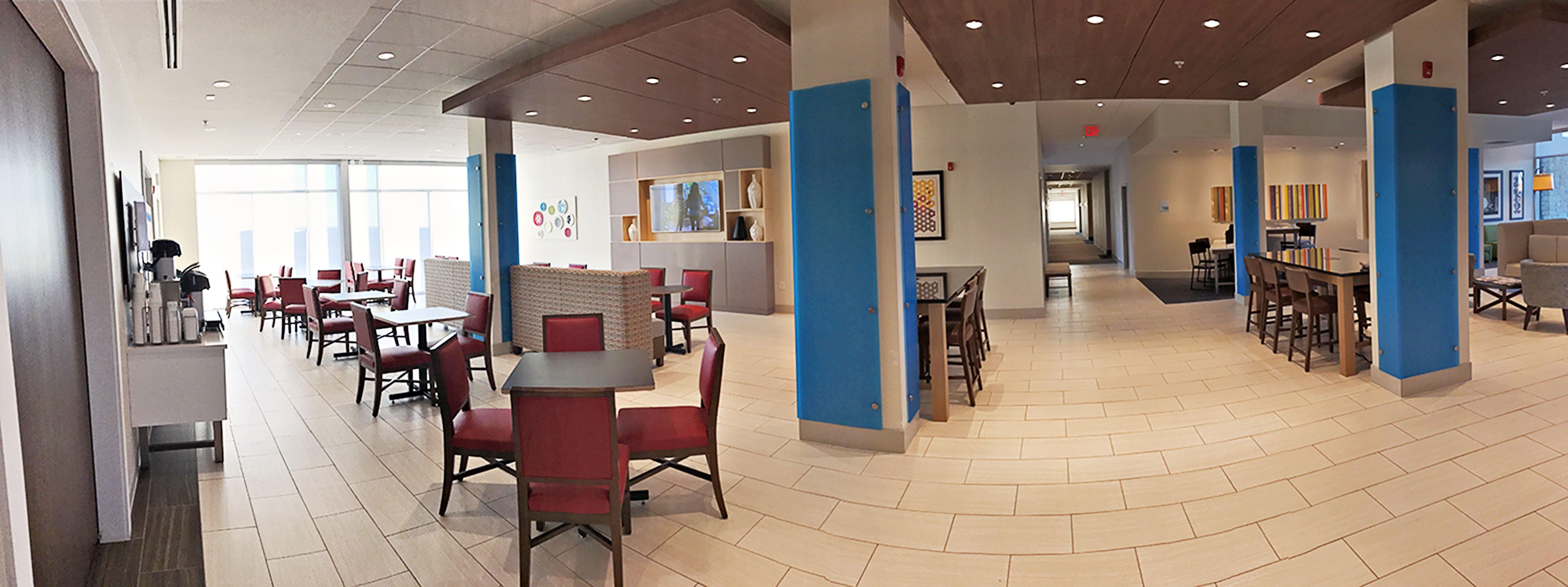 Holiday Inn Express & Suites - Rantoul By Ihg Exterior photo