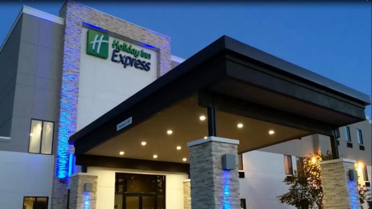 Holiday Inn Express & Suites - Rantoul By Ihg Exterior photo