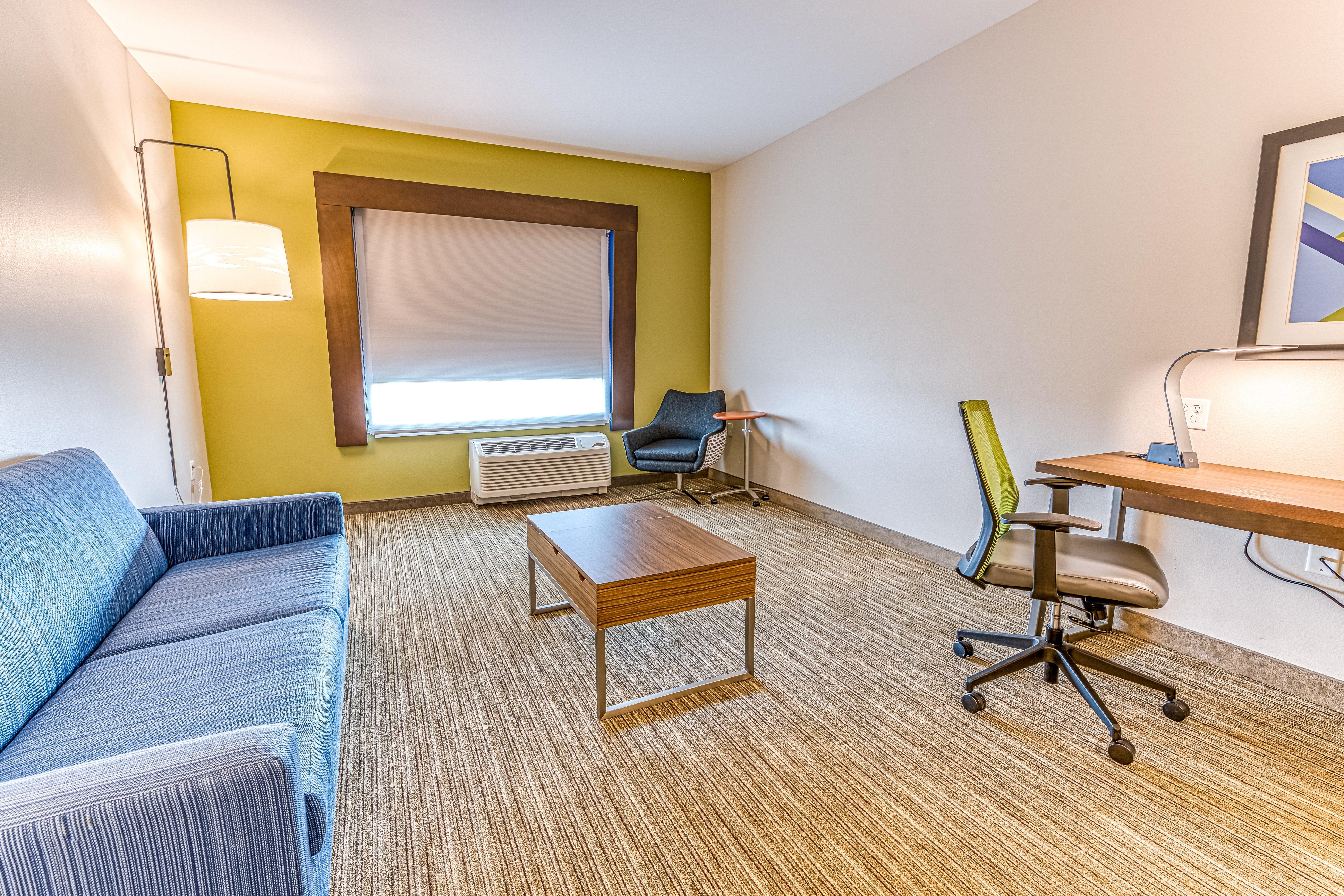 Holiday Inn Express & Suites - Rantoul By Ihg Exterior photo